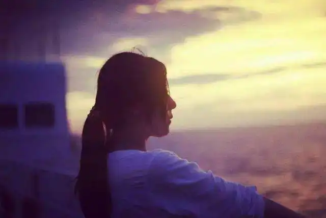 树叶,不是一天黄的人心,不是一天凉的感情
