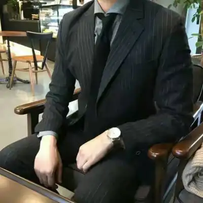 西装头像男生高清图半身西装头像男头图片大全
