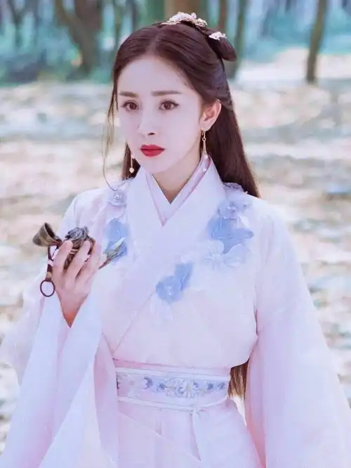 早期杨幂代言可口可乐啥样只能说当年的杀马特现在真的欣赏不来
