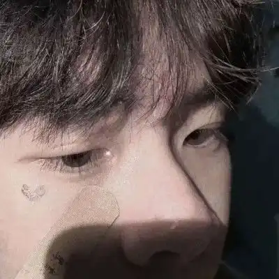 头像ins干净男生头像
