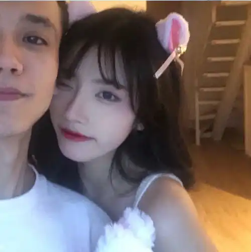 无论贫穷还是富有我们之间只有彼此真人情头仙气情头
