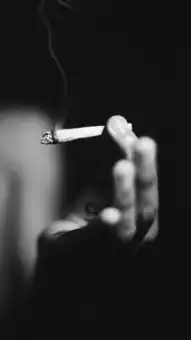 爱壁纸丨你却说花花世界不必当真,独爱黑白
