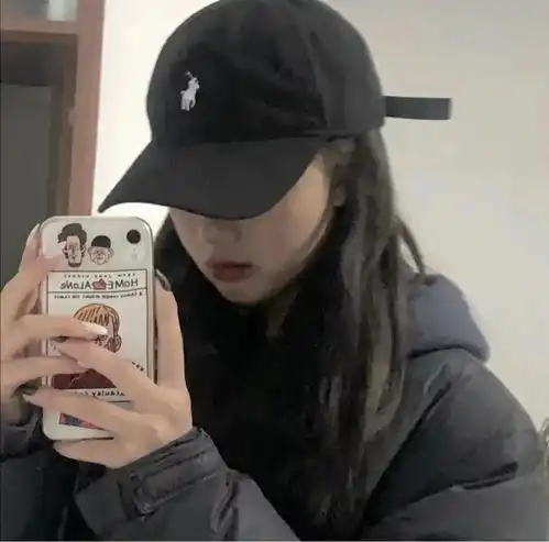 手机对镜自拍挡脸头像
