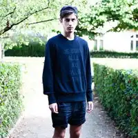 最新欧美男士时尚街拍头像失去了最珍爱的东西
