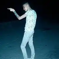 2015气质男生qq头像
