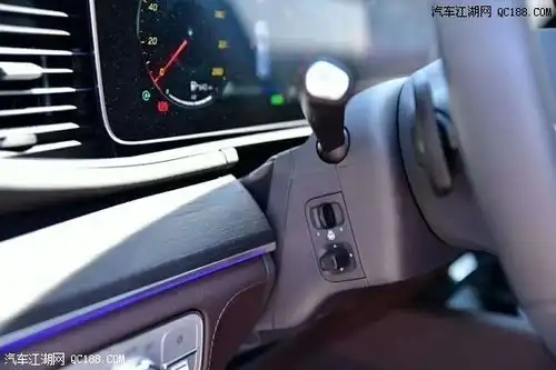 2020款的奔驰gle450外型简约稳重成熟男人标配
