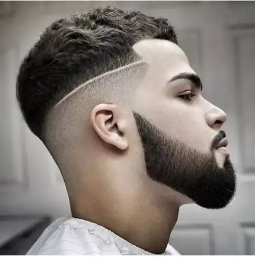 开春换个有男人味的发型
