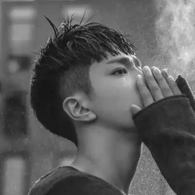 qq超酷头像男生霸气偷瞄你时眼神都是霸气的
