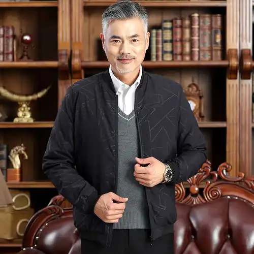 羽绒服过时了奔三奔四男人今年春节流行穿这样的男装,洋气炸
