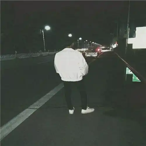 入学当天,我收到了艾滋病确诊通知18岁大学生自曝染艾滋经历
