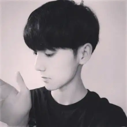男生黑白头像

