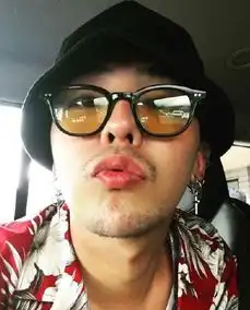 有种整容叫权志龙留胡子,小鲜肉变酷范大叔,女友粉坐不住了
