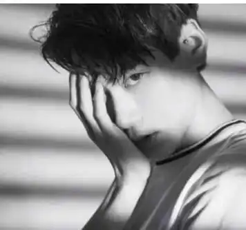 身为男人,被3个老女人同时包养5年,我有些话想和大家说说
