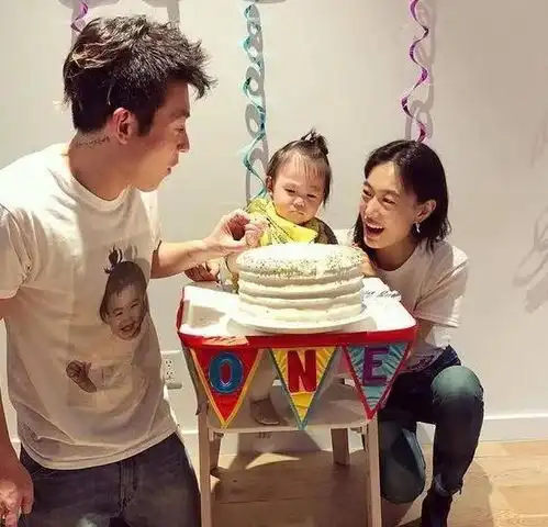 这些男明星堪称女神收割机,网友看后表示他们这辈子真是值了
