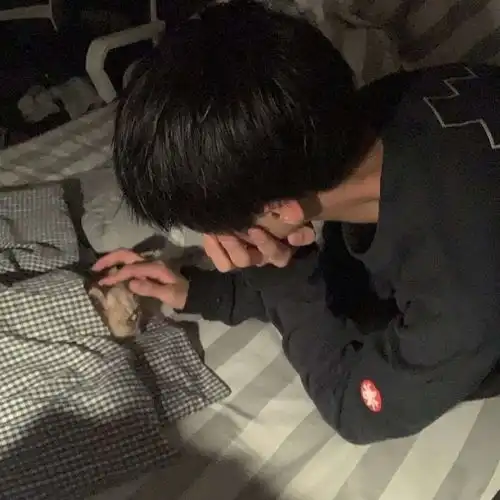 男生头像除非白骨黄土,我守你百岁无忧
