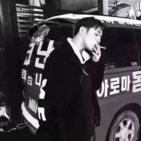 黑白男女头像最好的缘分,是不早不晚就是你
