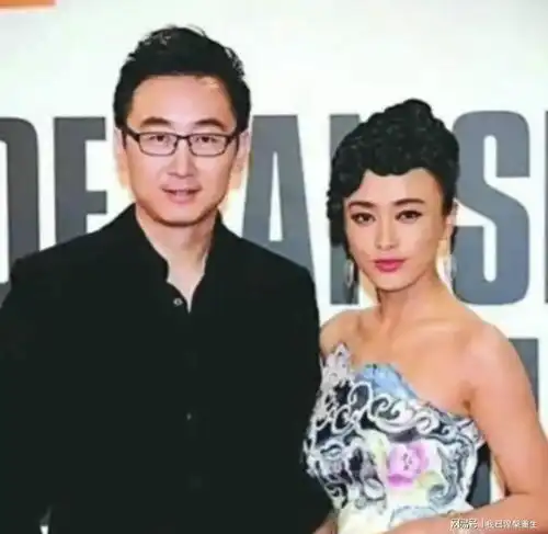 吸渣体质秦岚为爱付出惨痛代价所幸在43岁终于找到好的归宿
