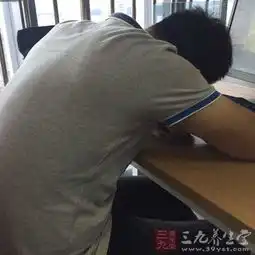 小心20种坑人睡觉方式让你瞬间老10岁
