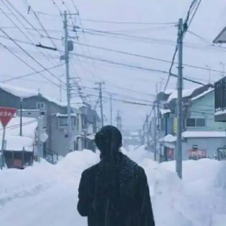 男生头像背景一套个性颓废,得到的却是伤感
