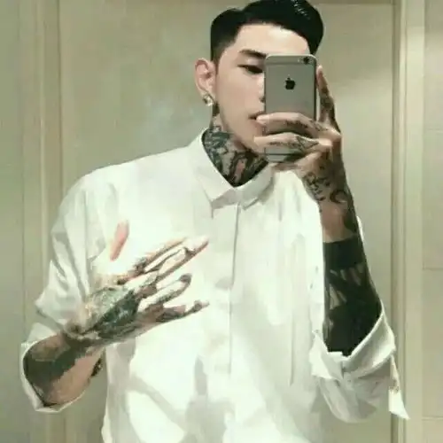 男生纹身头像
