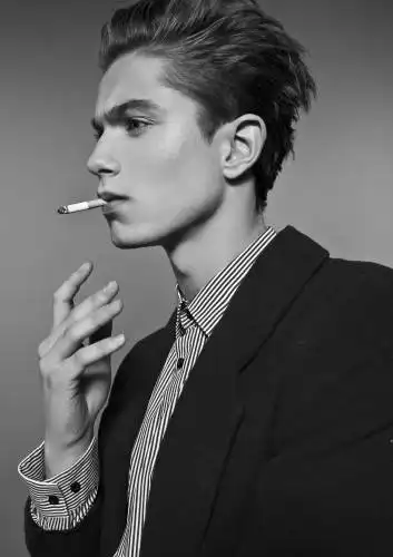 全球10大帅到合不拢腿的禁欲系男模,福利照大公开
