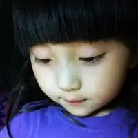 有没有类似下面这幅图的头像
