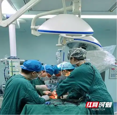 卓越医疗丨永州市中心医院60岁男性患者突发瘫痪脊柱手术妙手回春
