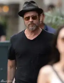 组图越老越帅皮特变身胡子大叔超有男人味
