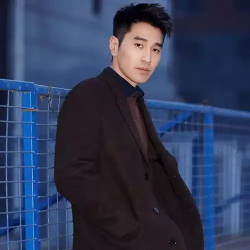 整容般的演技赵又廷,礼貌,绅士,帅气汇聚一身
