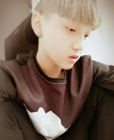 要十五六岁的超阳光帅气男孩的照片要那种一个人好多张的
