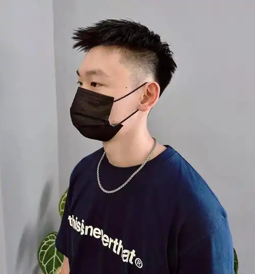 男生夏季短发发型怎么剪才好看试试这3款,清爽干净阳光帅气
