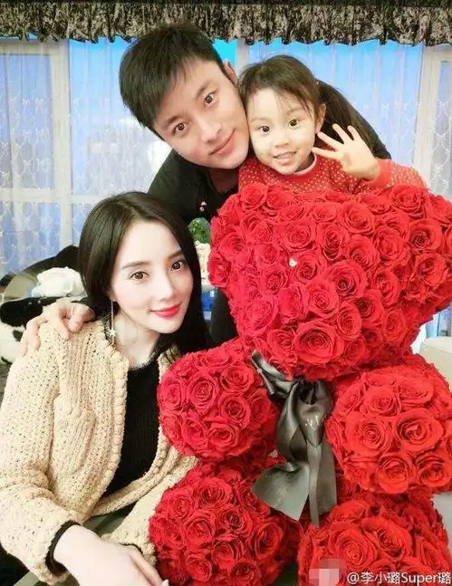 你不太了解的李小璐17岁拿影后,18岁开超市年入亿元
