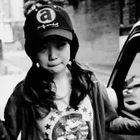 qq非主流伤感黑白头像喜欢一个人
