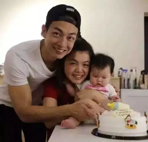 梁烈唯是一个好男人,他娶丑妻不被人看好,婚姻多年却依然恩爱
