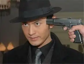 黄晓明为啥无戏可拍合作过的导演说出实情,网友是我也不找他
