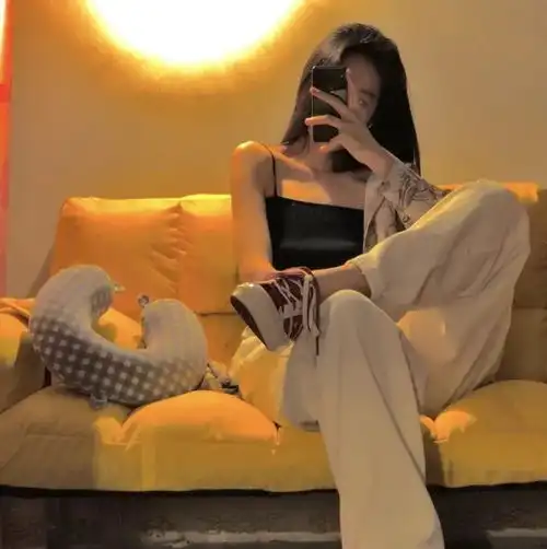 女头一组不露脸的女生头像
