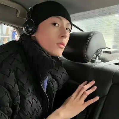 2023最新帅气冷酷男生头像

