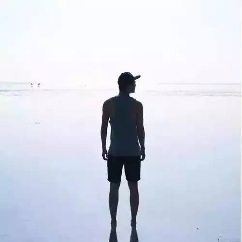 不懂怎么拍照好看学会这十个pose准没错
