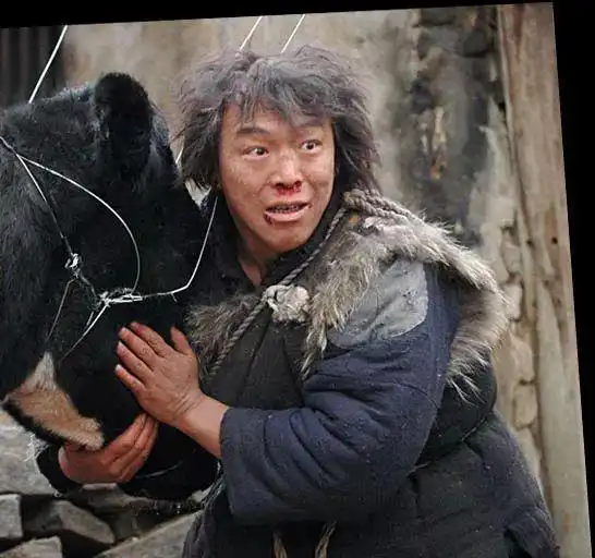 影帝黄渤和丑妻相爱22年不变心,今推极挑上新综艺受好评
