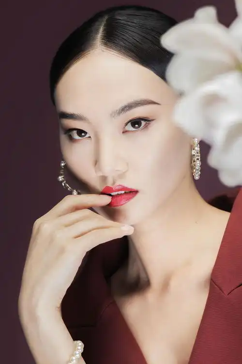 做个优秀的纹绣师太不容易了,居然还要懂绘画心理学沟通学面相学
