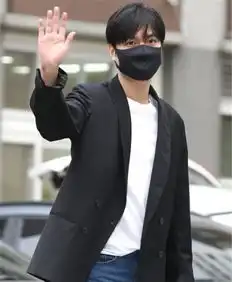 韩剧男神李敏镐正式退伍,回归作品尚在考虑中

