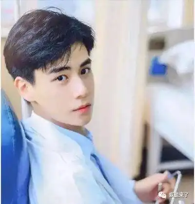 胡一天怎么火了这位新老公你咽的下去吗
