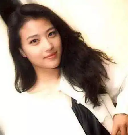 秘密结婚,婚后偷情黎明,患红斑狼疮被弃,周海媚人品演技都很烂
