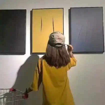 qq头像背影男坐着