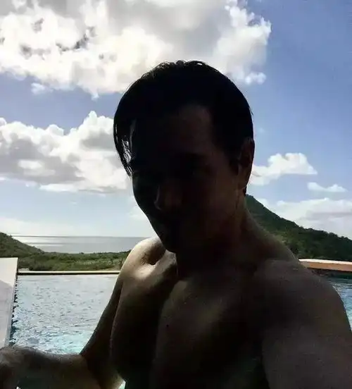 光良的现状,当年的文质彬彬,如今51岁变肌肉男
