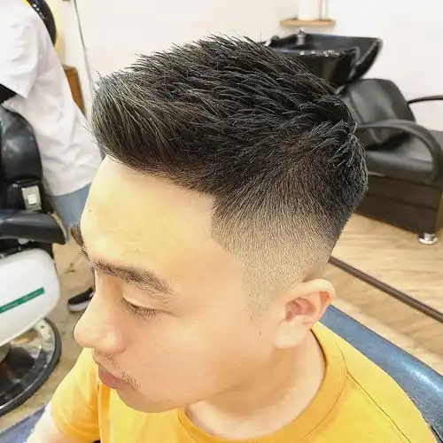 男士发型这样剪,不用打理也很帅气
