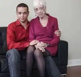 30岁男子娶90岁老太,直呼太棒了盘点那些老少配的夫妻
