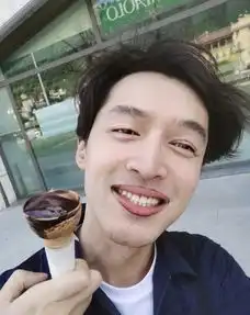 胡歌偷拍照引唏嘘你怎么变成这样了
