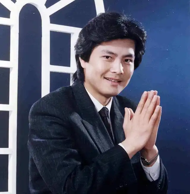 三位60后男星,年轻时颜值迷倒观众,和现在的小鲜肉区别在哪
