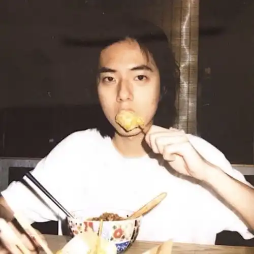 男生头像人可以退场但不可以迷失方向
